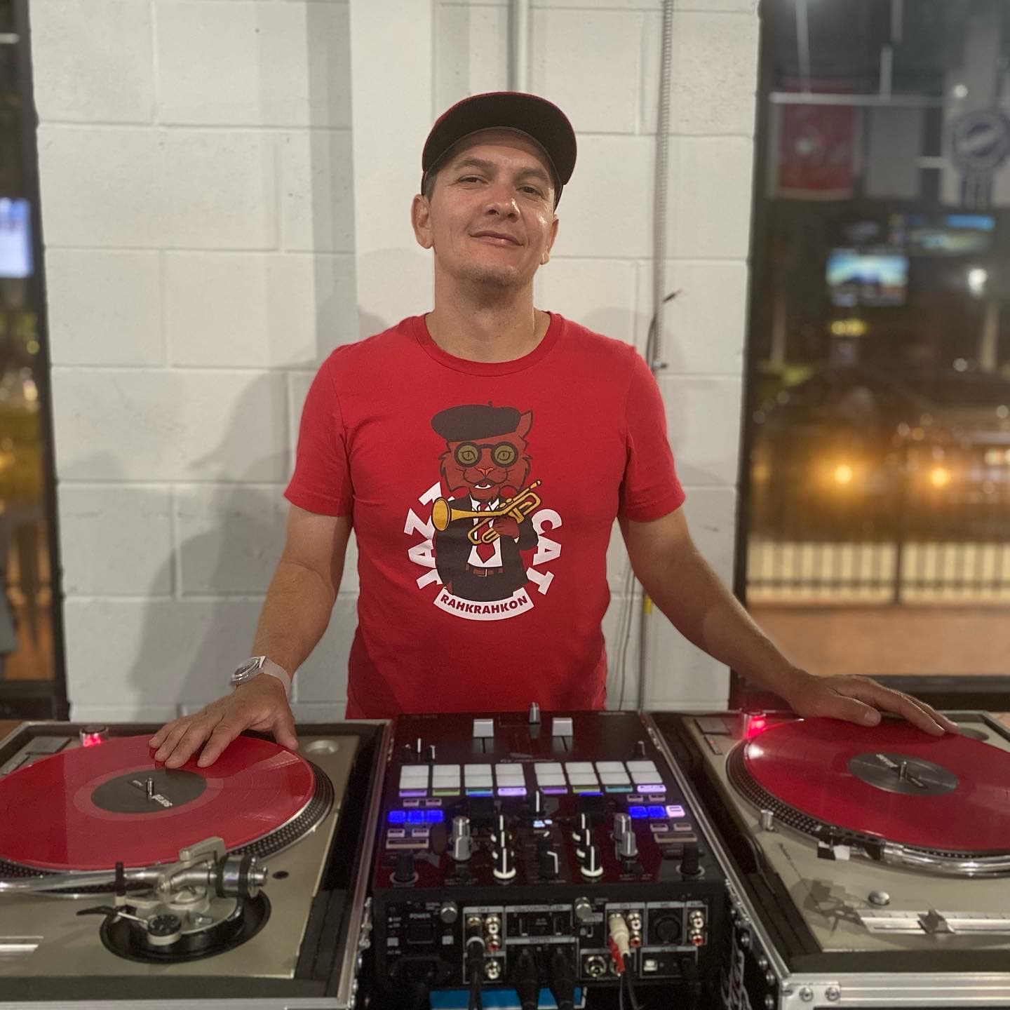 Señor Oteb, All Vinyl DJ