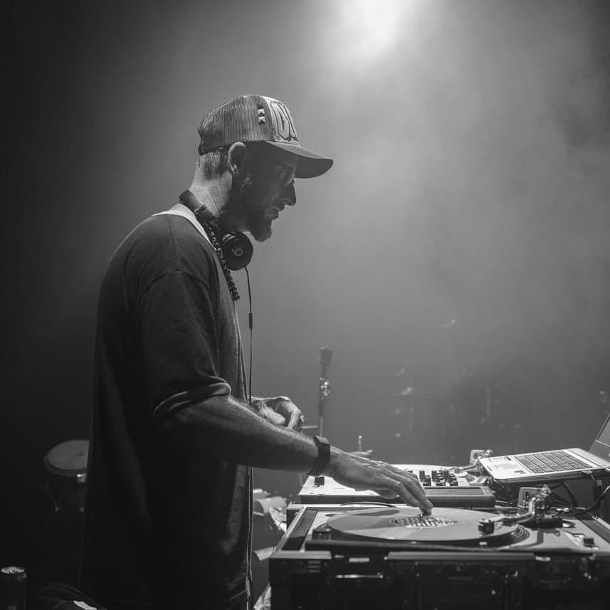 Blenda, Music Bureau DJ